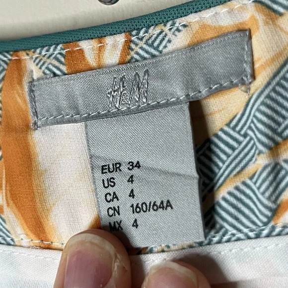 H&M Floral Summer Pockets Leaves Printed Dressy Flowy Shorts - Picture 4 of 7